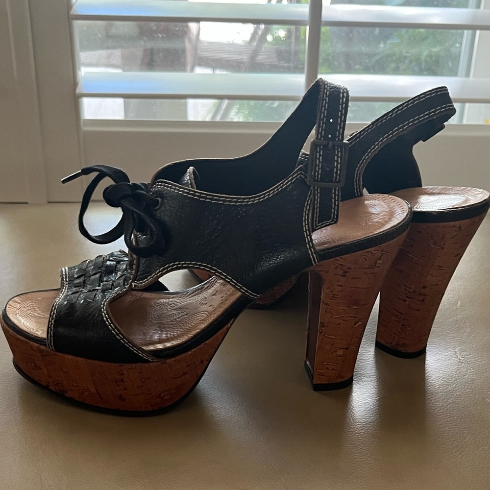 Chie Mihara sandals/high heel in black leather